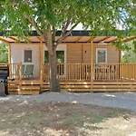 Private Camp Srimabay 度假居