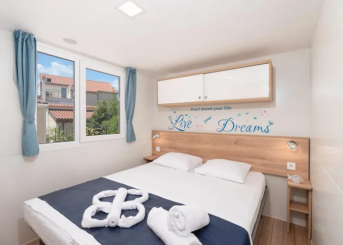 בית נופש Private Camp Srimabay *