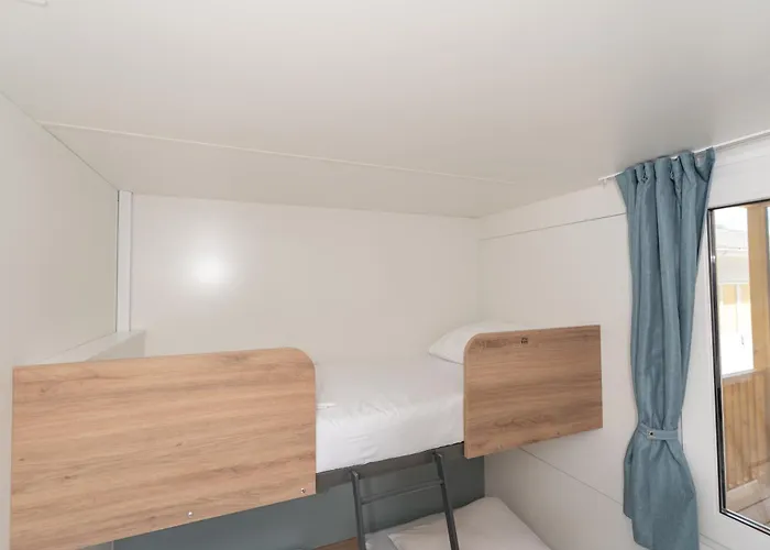 בית נופש Private Camp Srimabay *